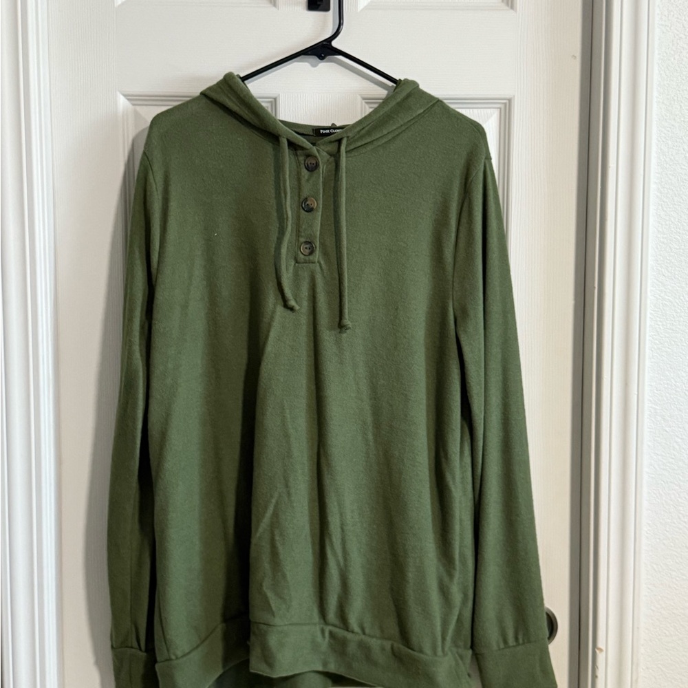 Woman’s Green Hoodie Sweater